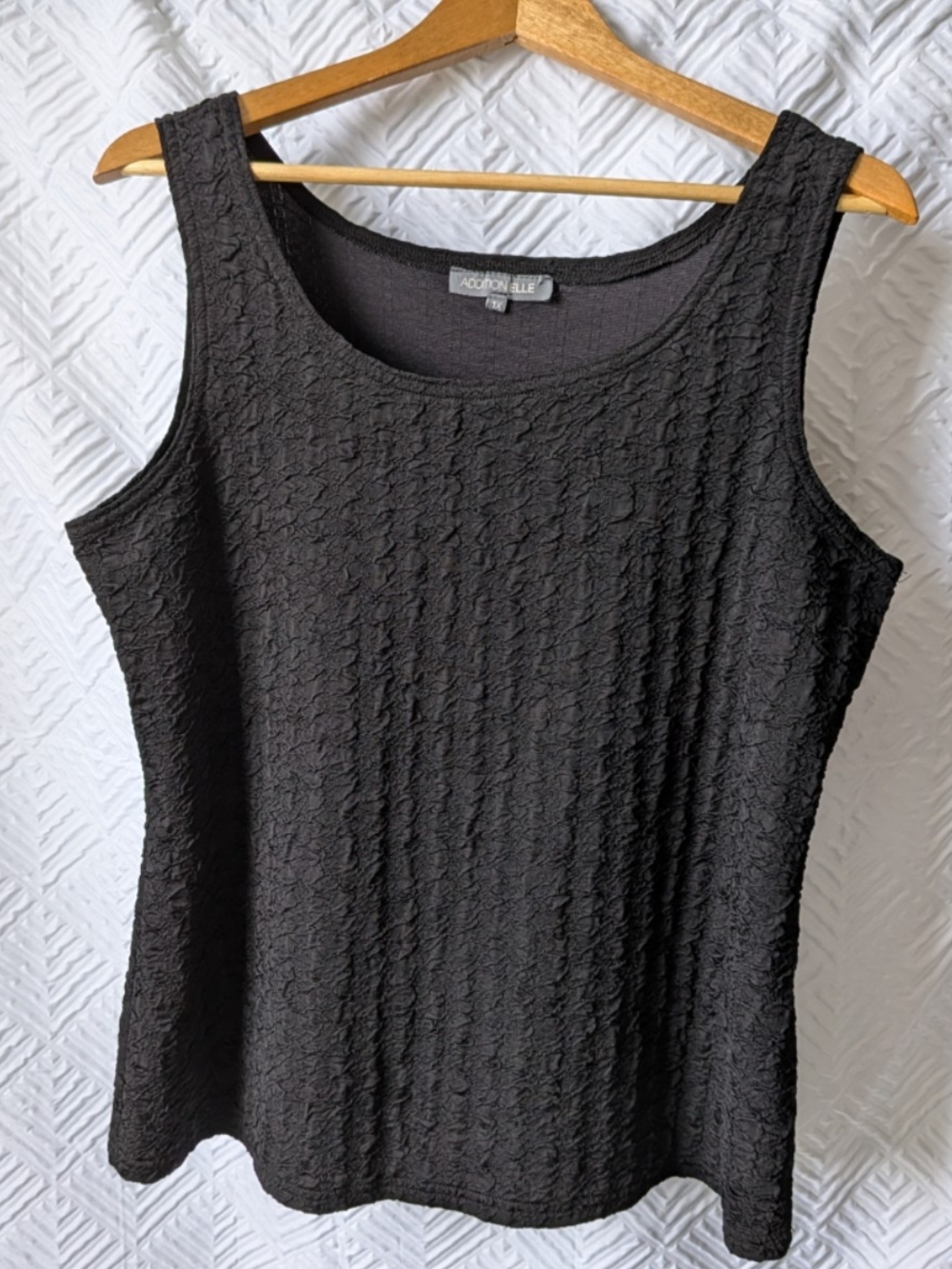 Addition-Elle Plus Size 1X Black Textured Scoop Tank Top Lightweight Comfortable